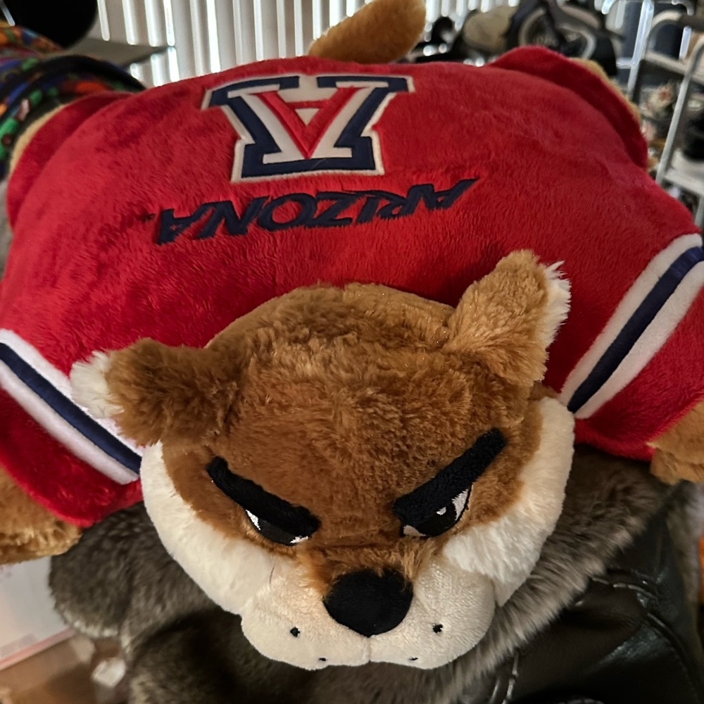 U of Arizona Wilbur Pillow Pet - Picture 7 of 7